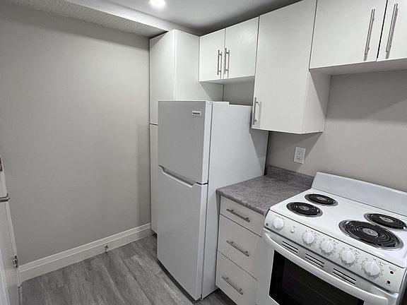 5th image of 1518 University Ave W #1
