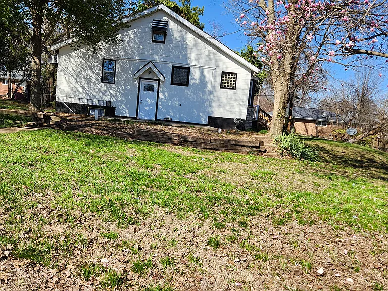 1115 Reale Ave — Photo 24