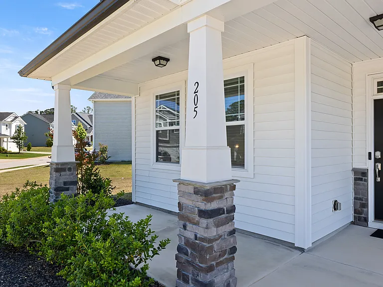 205 Mallard Loop Dr — Photo 1