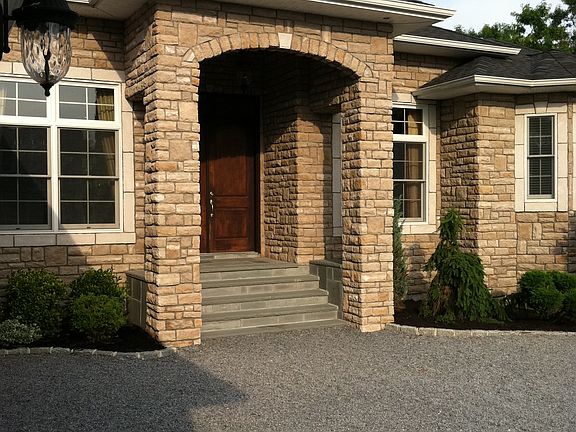 2nd image of 27 Barberry Ln