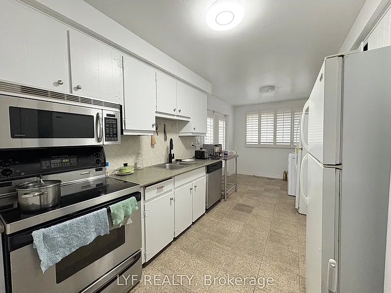31 Markhaven Rd #MAIN A — Photo 9
