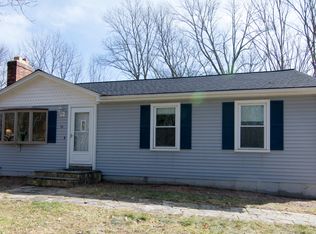 56 Smith St, Northbridge, MA 01534