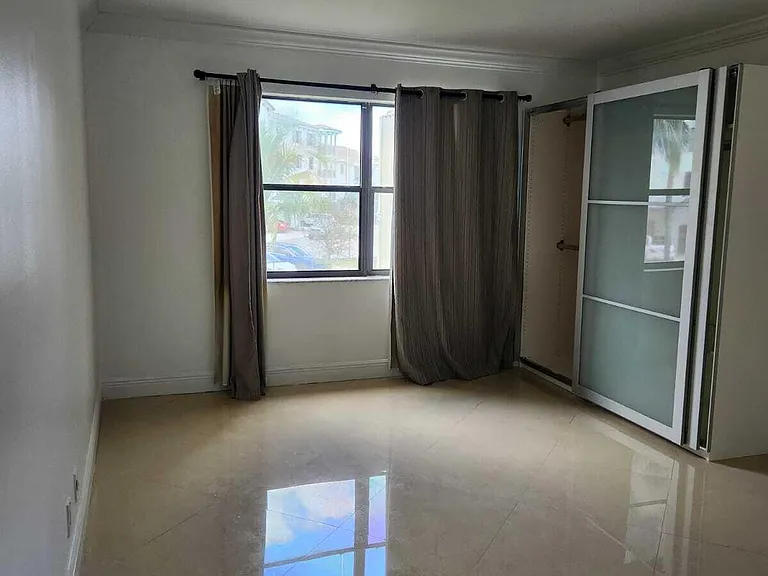 9355 SW 8th St #222 — Photo 13