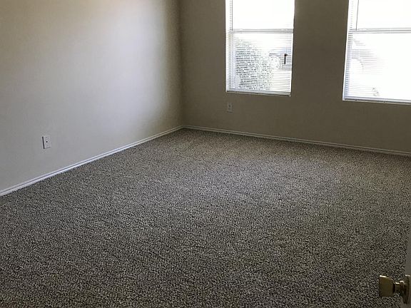 5th image of 1610 Hickory Creek Ln