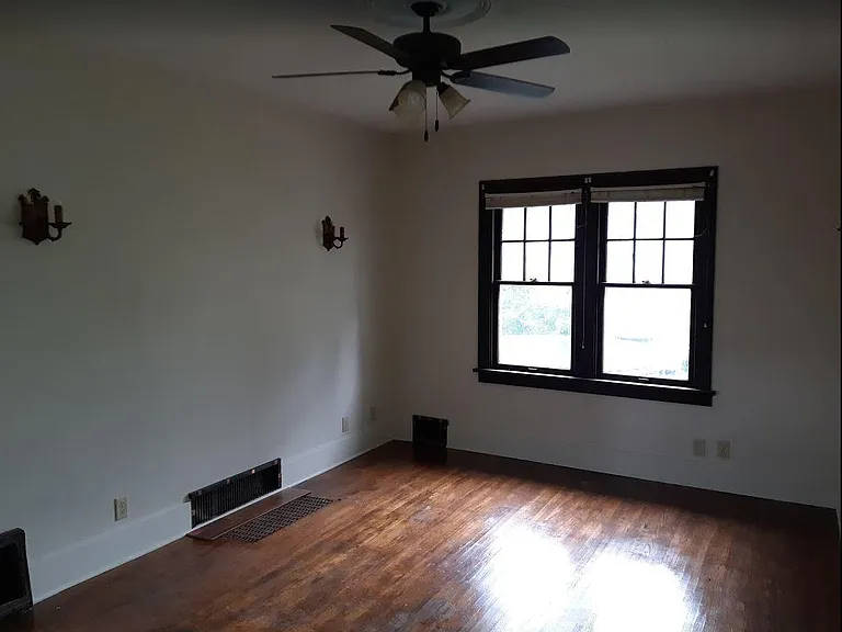 707 Chartres St — Photo 3
