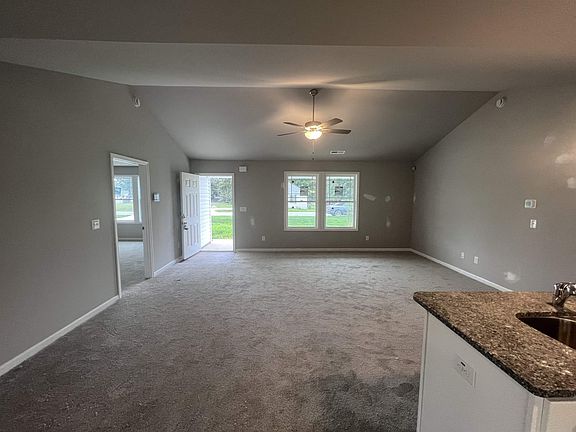 4th image of 76 Perkins Ave