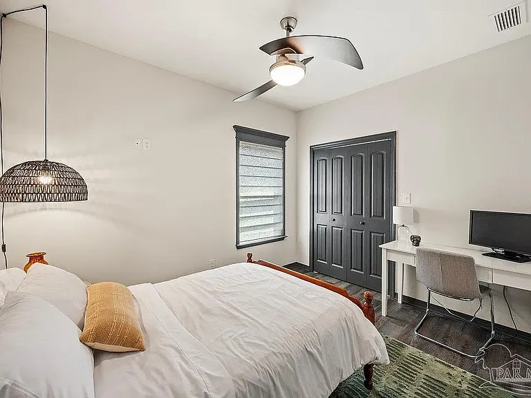 301 Dwight Ave — Photo 17