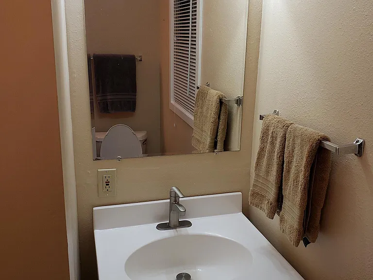 1220 Thayer Dr — Photo 13
