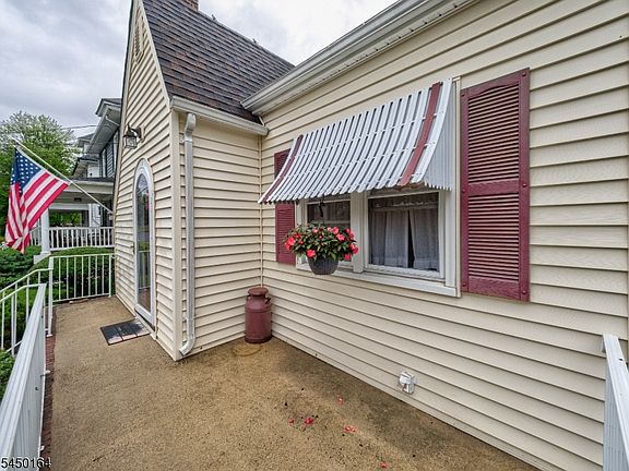 3rd image of 168 E High St