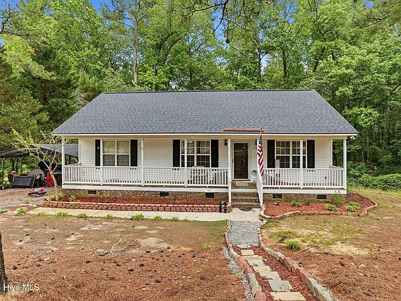 3rd image of 132 Hilltop Drive