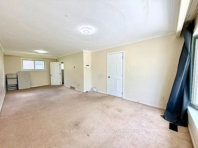77 Porterfield Rd — Photo 4