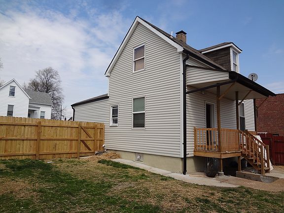 2nd image of 900 Erskine Ave