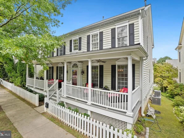 910 Rockborn St, Gaithersburg, MD 20878