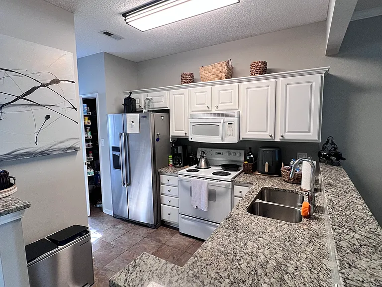 1333 Anthem Ct — Photo 2