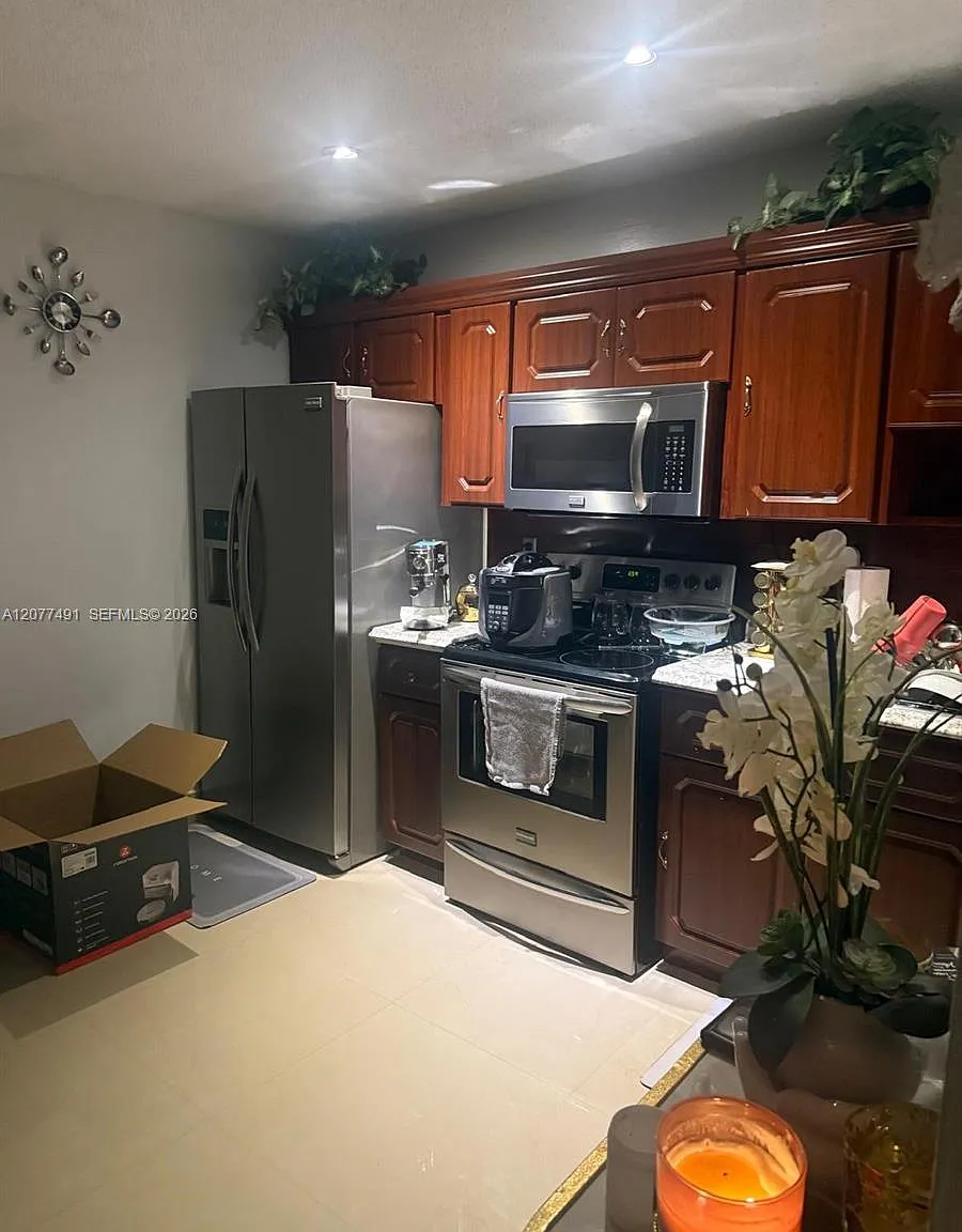 Amelia Park Condo — Photo 1