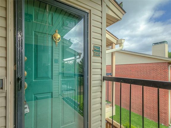 5th image of 4400 Hemingway Dr APT 235