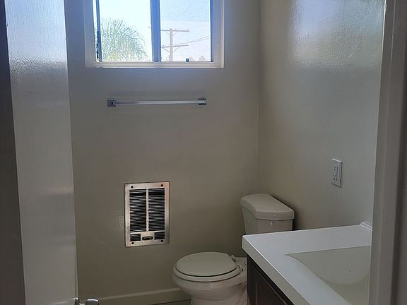 5th image of 8456 Blackburn Ave #10