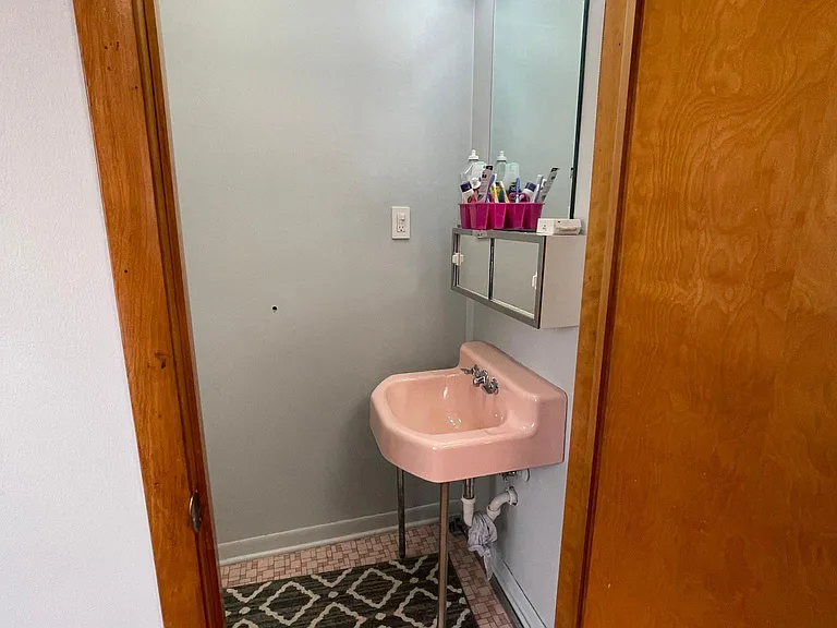 8333 Trumbull Ave #2 — Photo 27
