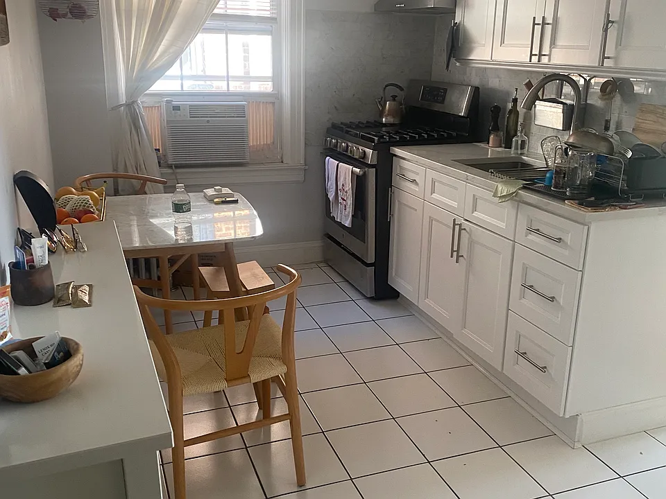 eat in kitchen
