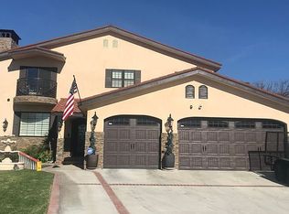 979 W Woodbury Rd, Altadena, CA 91001