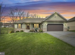 1519 Rolling Meadow Rd, Lebanon, PA 17046