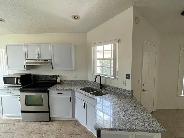 132 Burnsed Pl — Photo 12