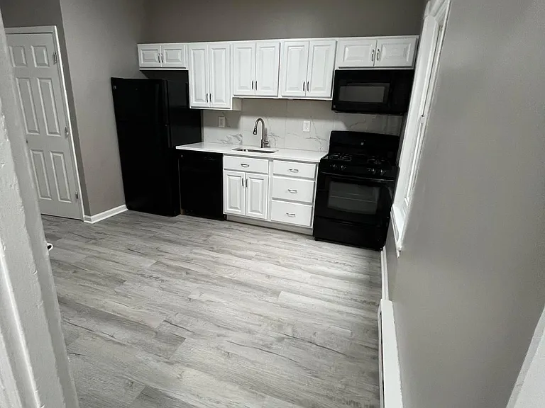 43 N 9th St #2 — Photo 1