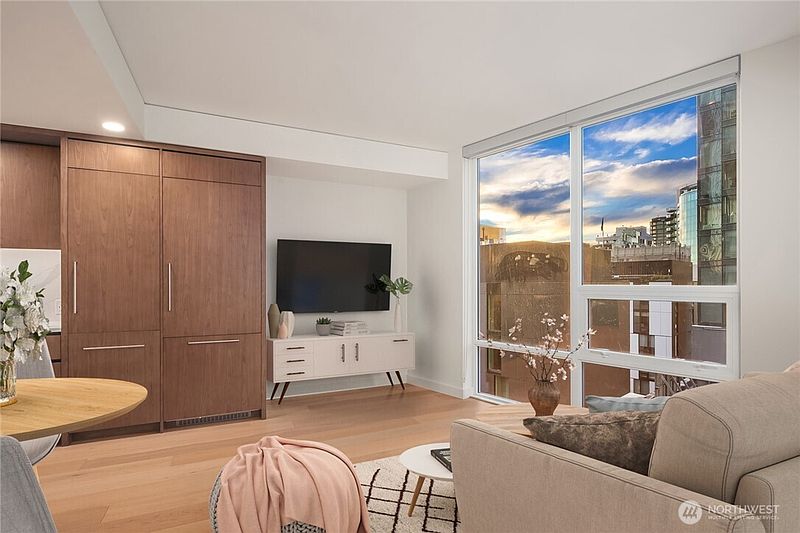 4th image of 121 Stewart Street #1308
