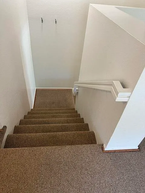 2 bed, 2.0 bath, 951 sqft, $4,350 — Photo 3