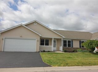 13 Kirkdale Cir, Rochester, NY 14612