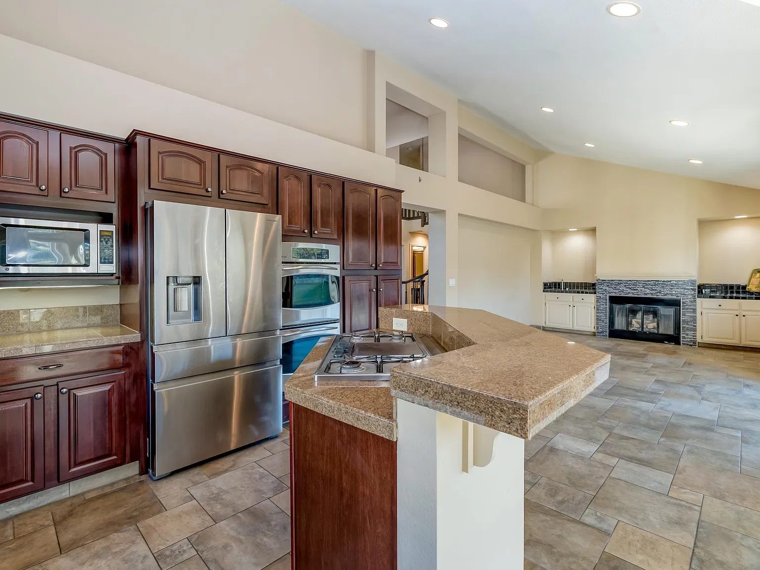 40 Country Hills Ct — Photo 4