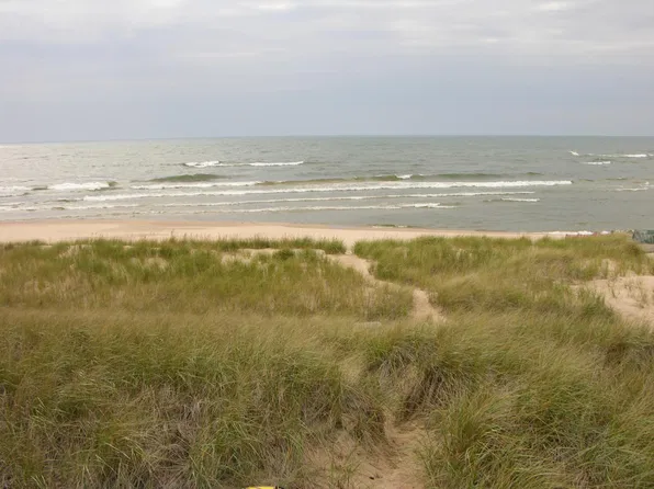 19557 N Shore Dr, Spring Lake, MI 49456