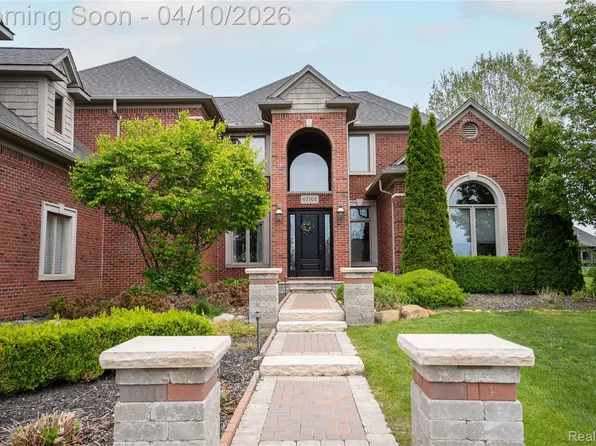 67102 Rachael Ln, Washington, MI 48095