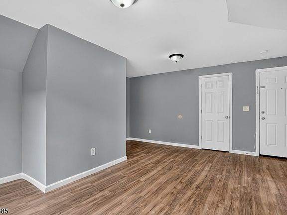 3rd image of 24 Millington Ave