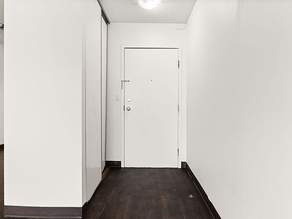 3rd image of 20 Kleisinger Cres