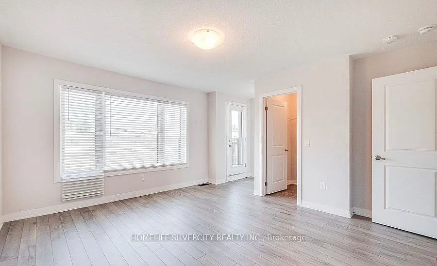 4 bed, $2,500 — Photo 3