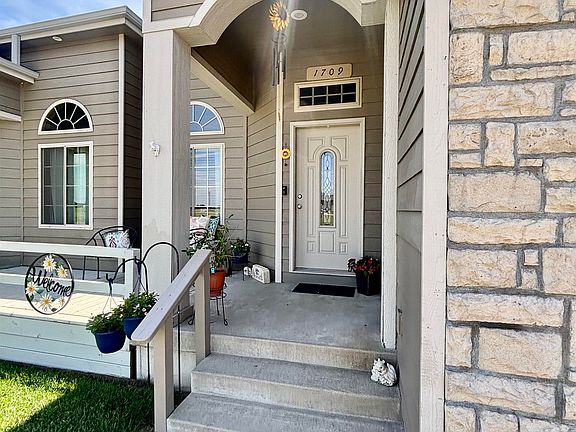5th image of 1709 Broadfoot Dr
