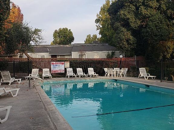 2nd image of 777 Loughborough Dr APT 4