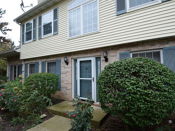 3rd image of 1509 Laurel Oaks Dr #1509