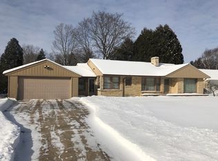 8043 N 38th St, Brown Deer, WI 53209