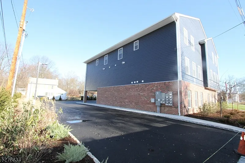 2 bed, 2.5 bath, $2,950 — Photo 4