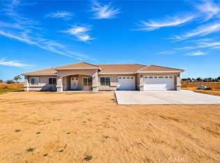 7576 Sunset Rd, Phelan, CA 92371