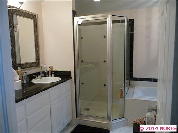 5th image of 3636 Lakeside Dr