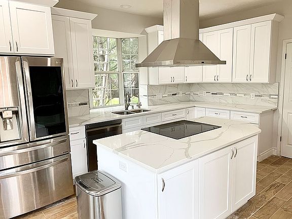 3rd image of 11501 Kempwood Dr