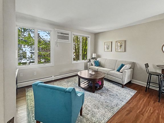 2nd image of 114 Walnut Ave #5