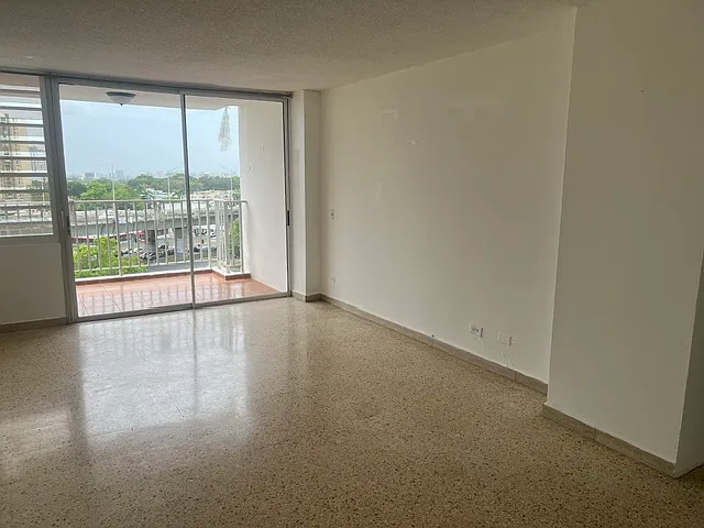 2 bed, 825 sqft, $1,350 — Photo 2