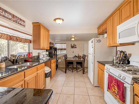 3rd image of 665 Knight Ave