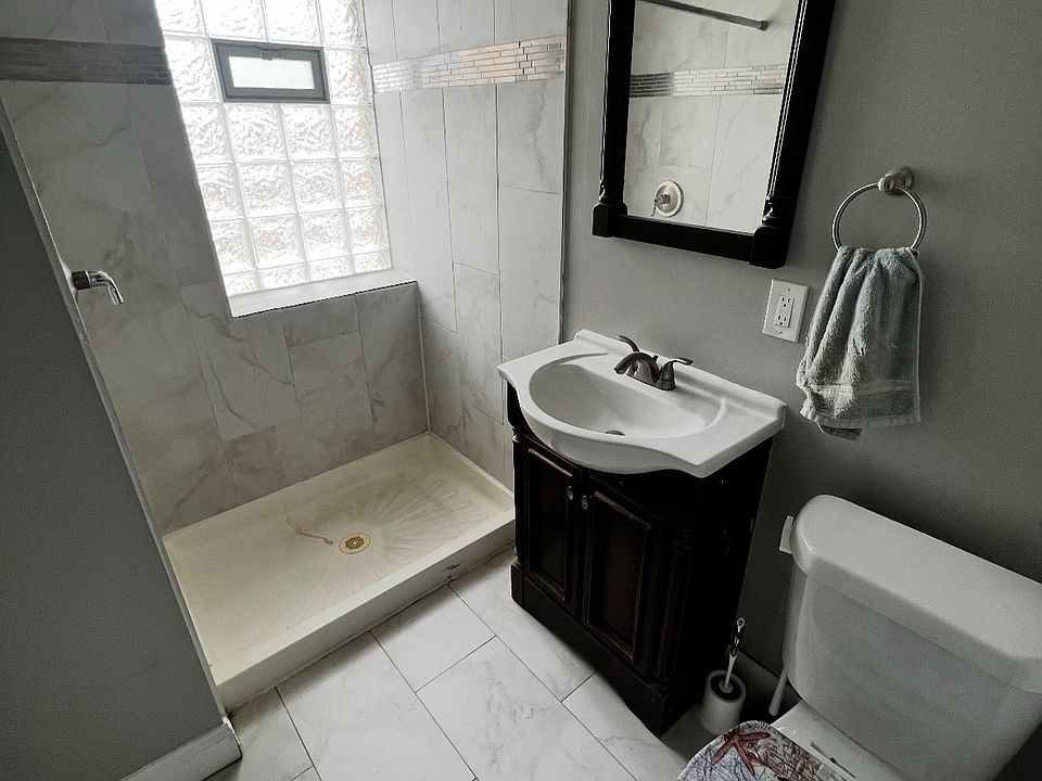 2nd image of 38 Dakota St APT 8