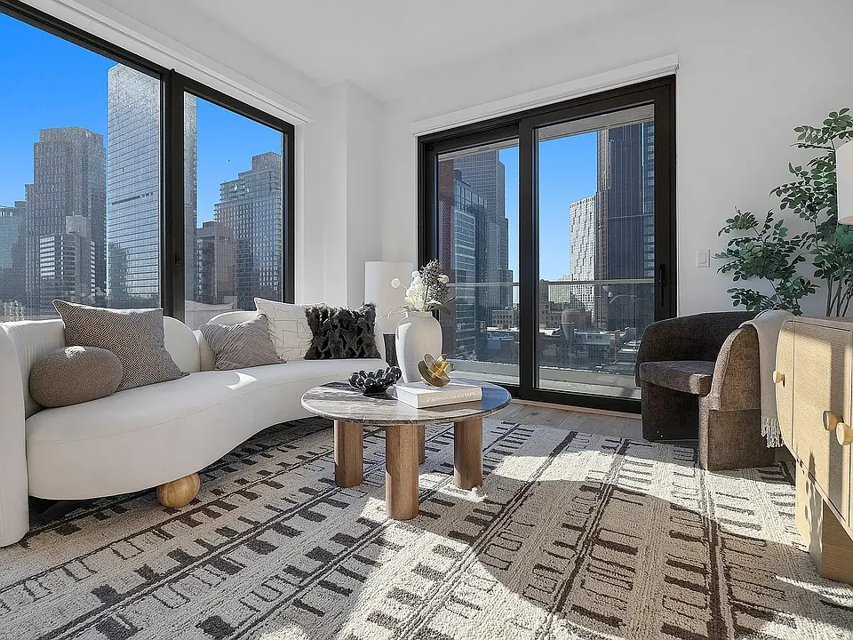 240 Willoughby St #10B