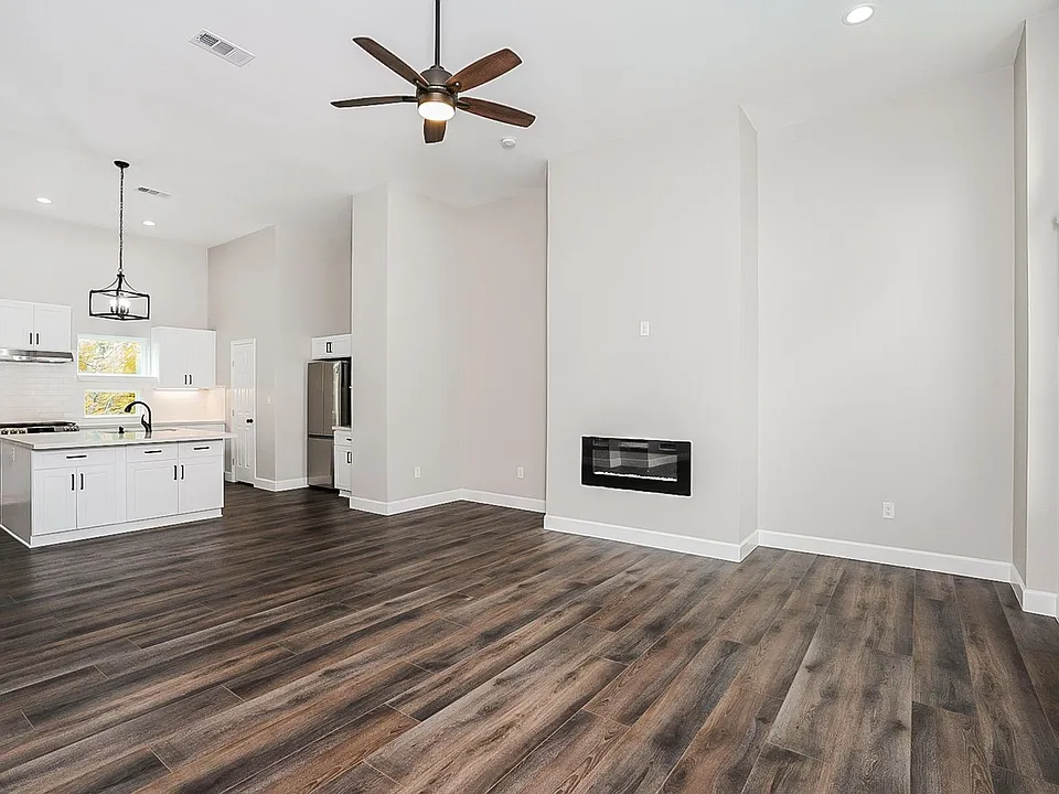 2118 Oatfield Dr